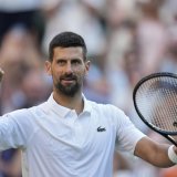 Novak Djokovic repoussera-t-il une fois de plus ses limites cet après-midi contre Jannik Sinner ? KEYSTONE/AP/Kin Cheung